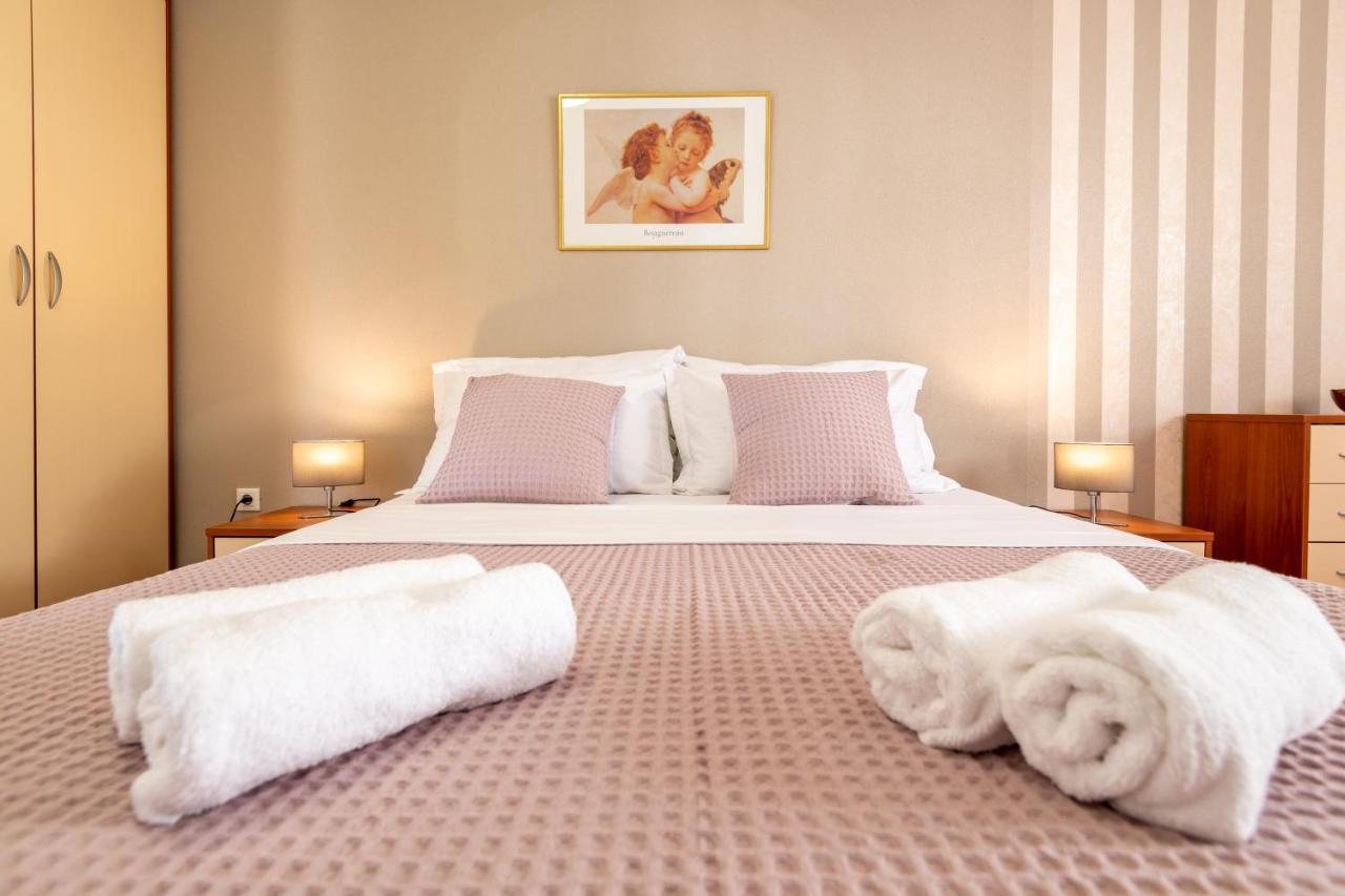 Iva Apartment Makarska Buitenkant foto