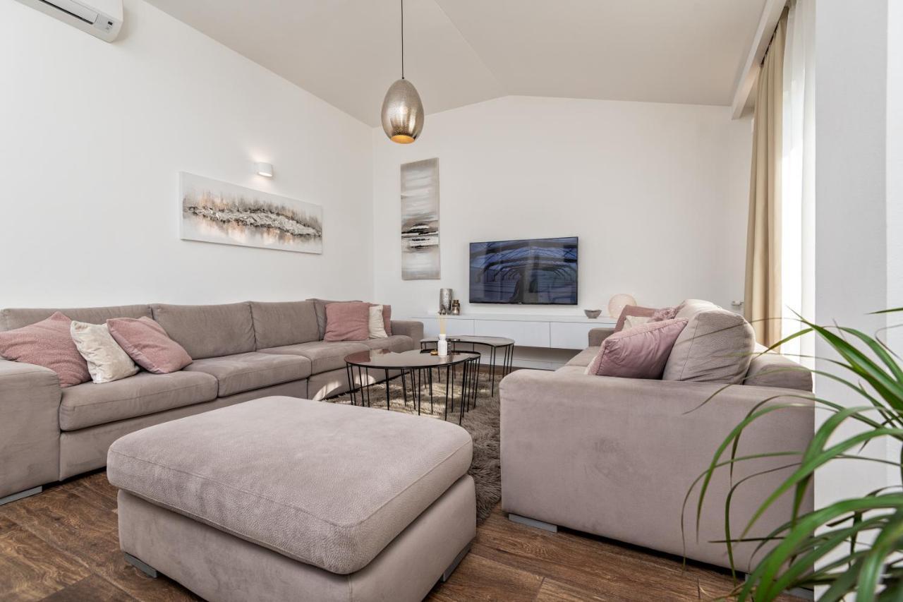 Iva Apartment Makarska Buitenkant foto