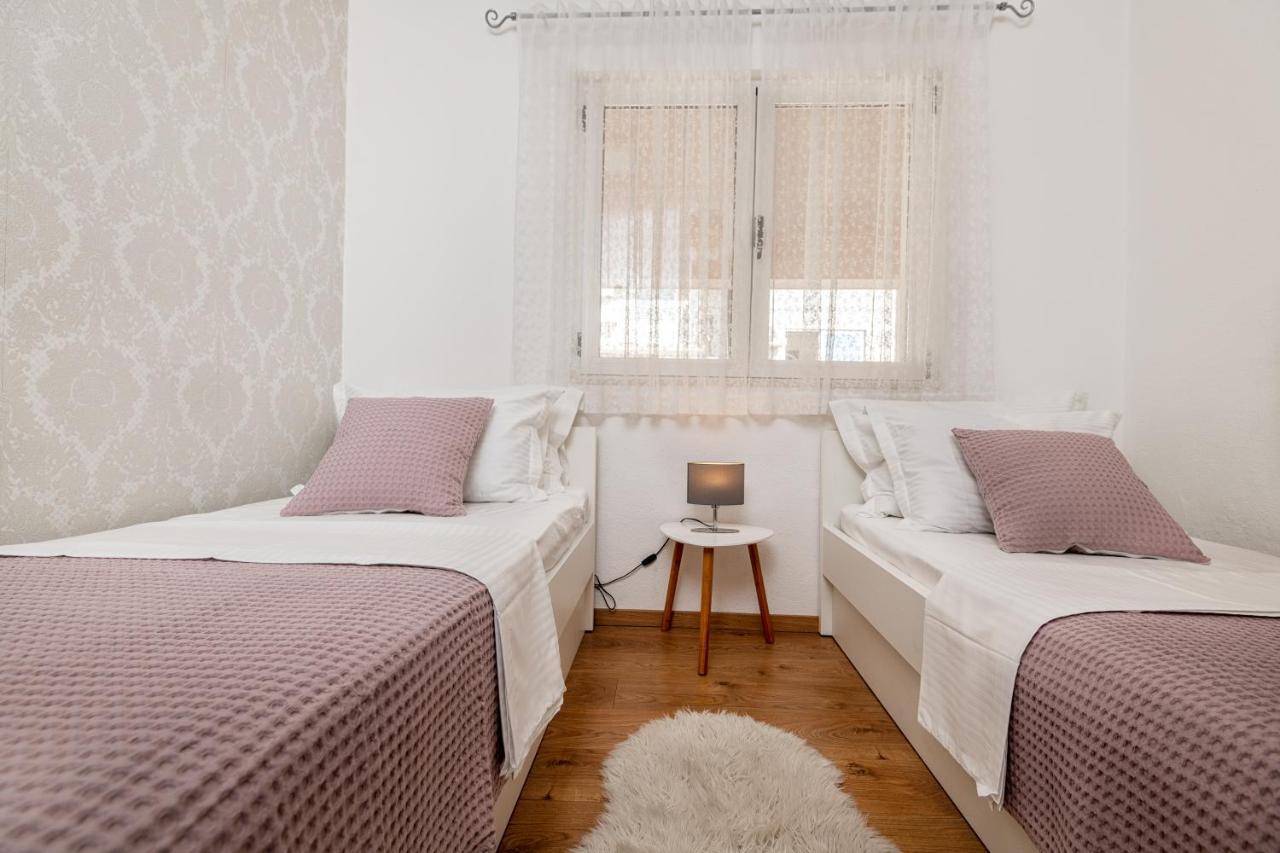 Iva Apartment Makarska Buitenkant foto