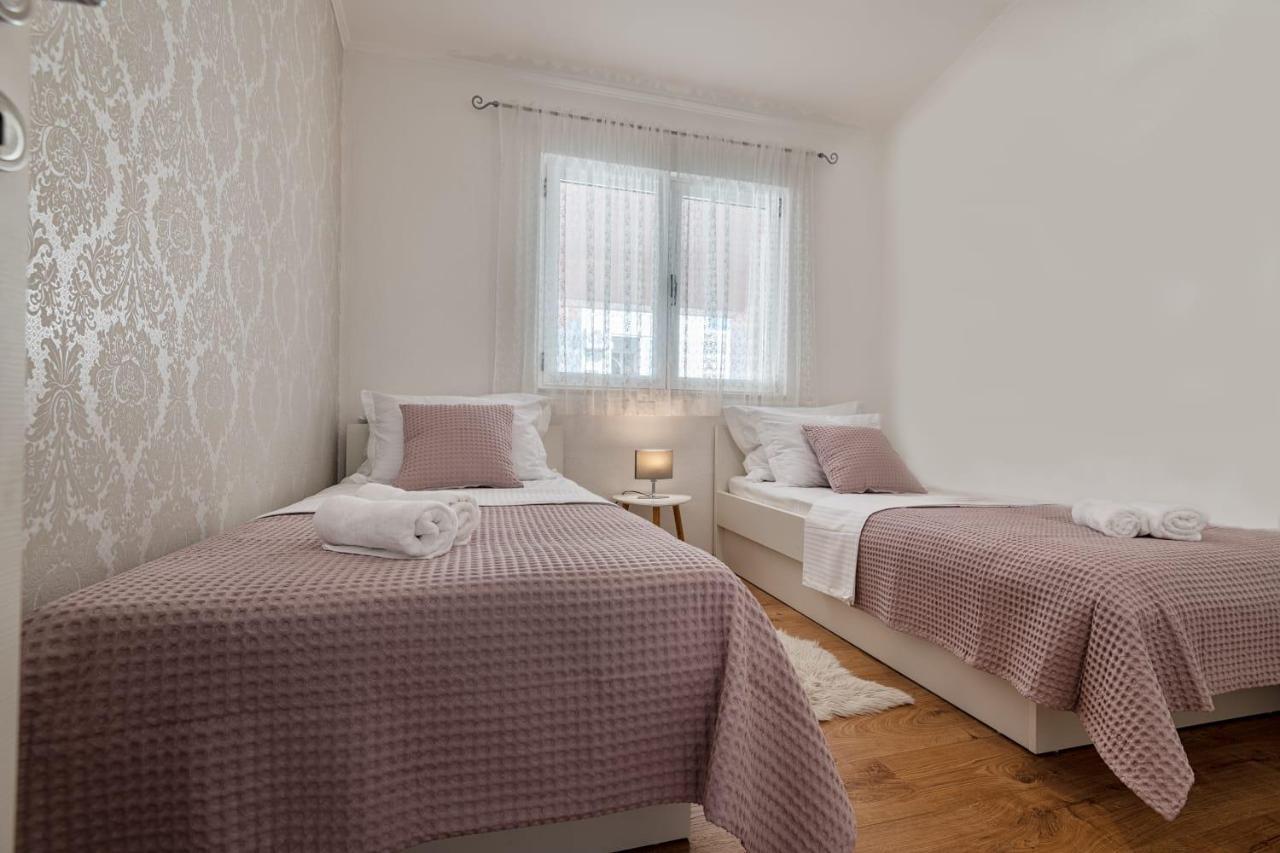 Iva Apartment Makarska Buitenkant foto