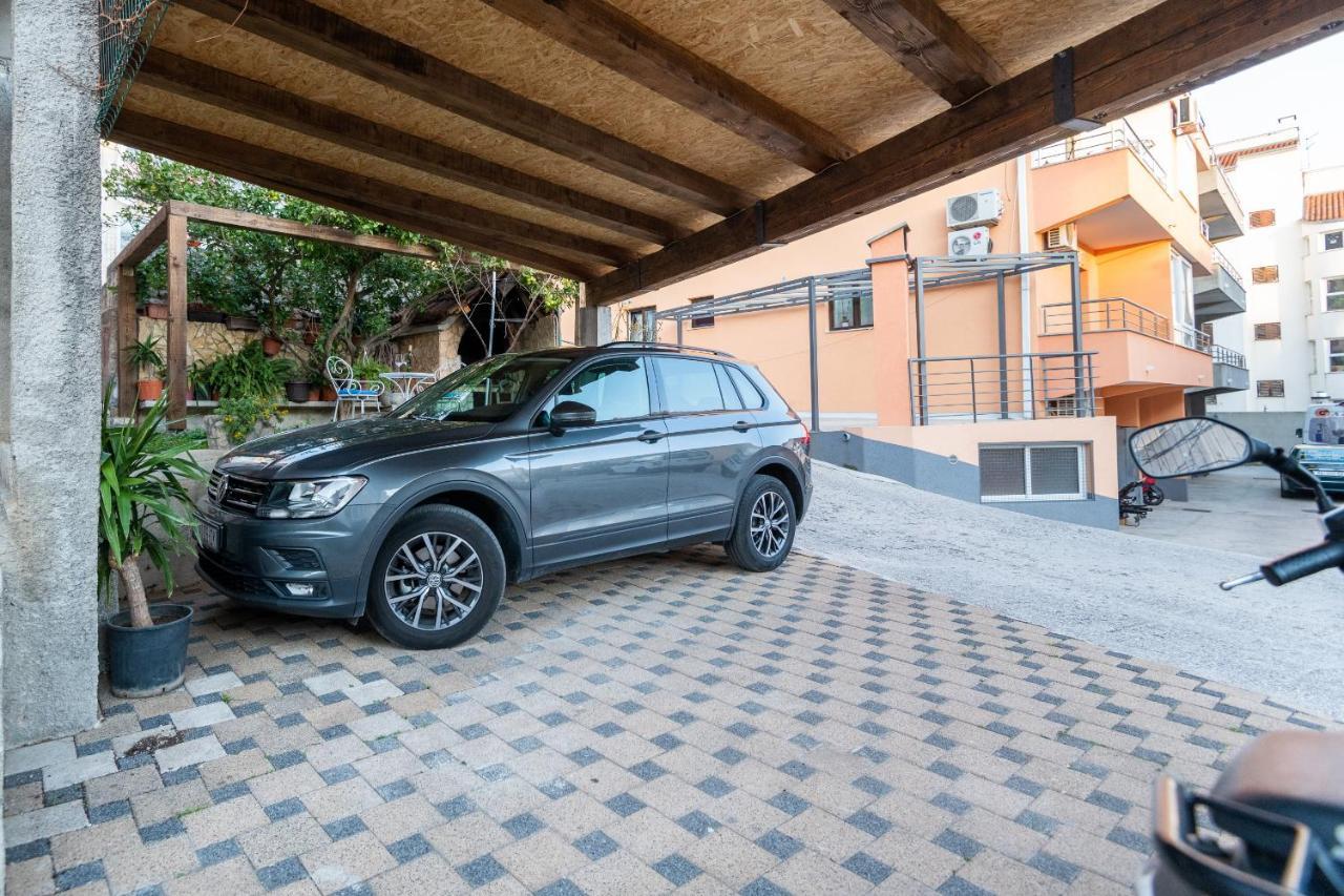 Iva Apartment Makarska Buitenkant foto
