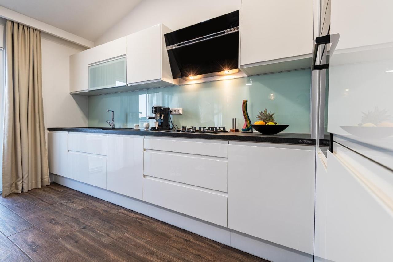 Iva Apartment Makarska Buitenkant foto